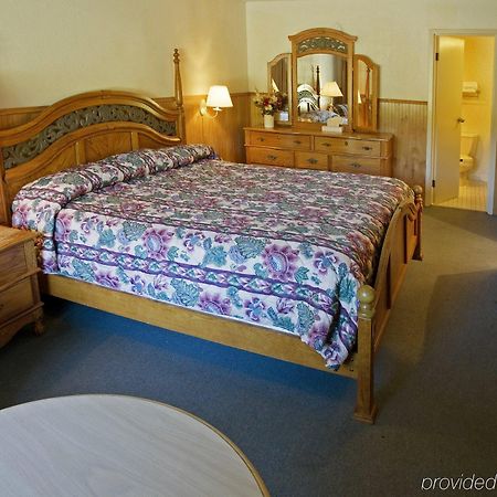 Americas Best Value Inn - Chesapeake Room photo